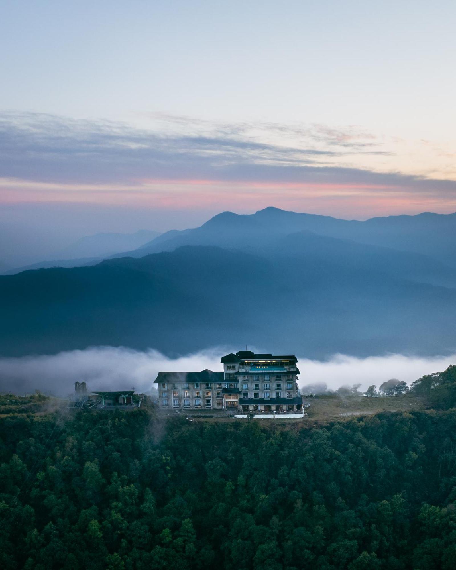 Sarangkot Mountain Lodge بوكْرا المظهر الخارجي الصورة